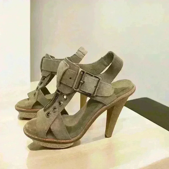 Burberry Olive Green Heeled Sandals - Picture 1 of 9